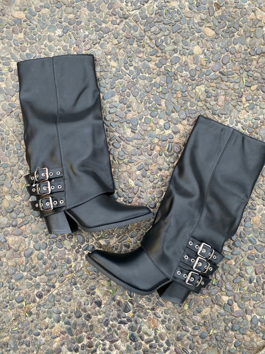 Black Boots Hebilla