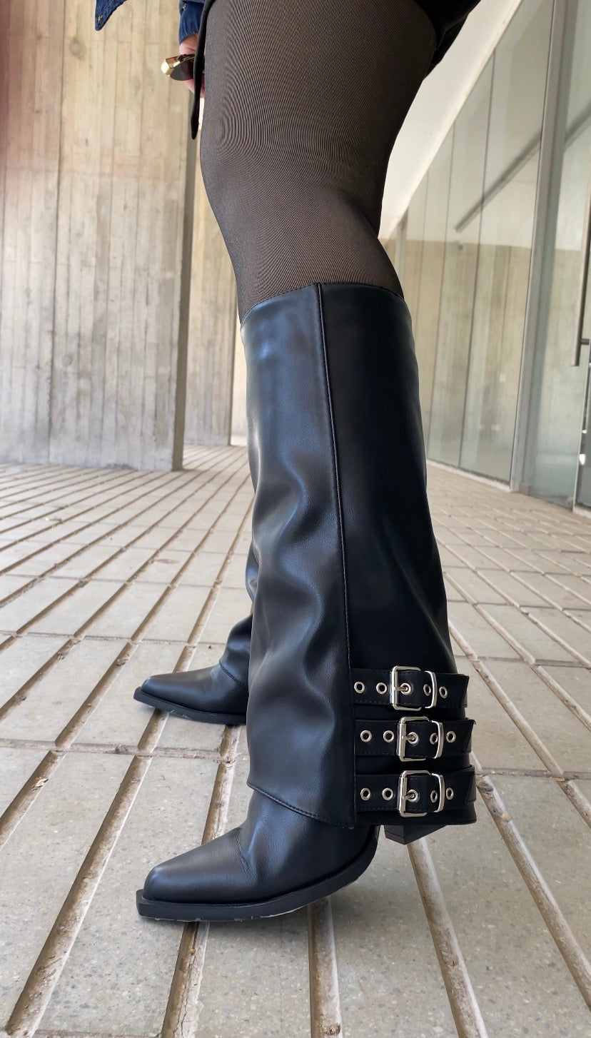 Black Boots Hebilla