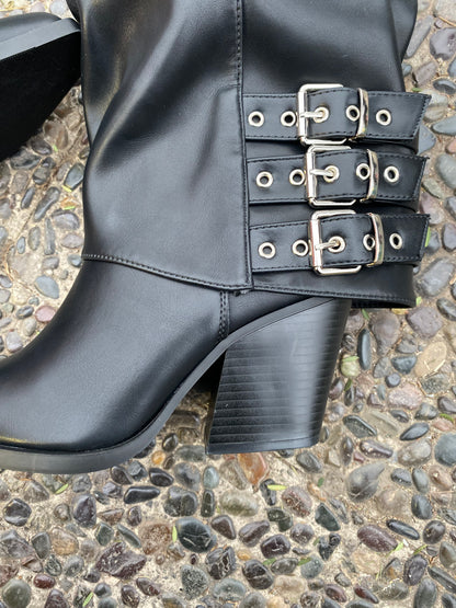 Black Boots Hebilla