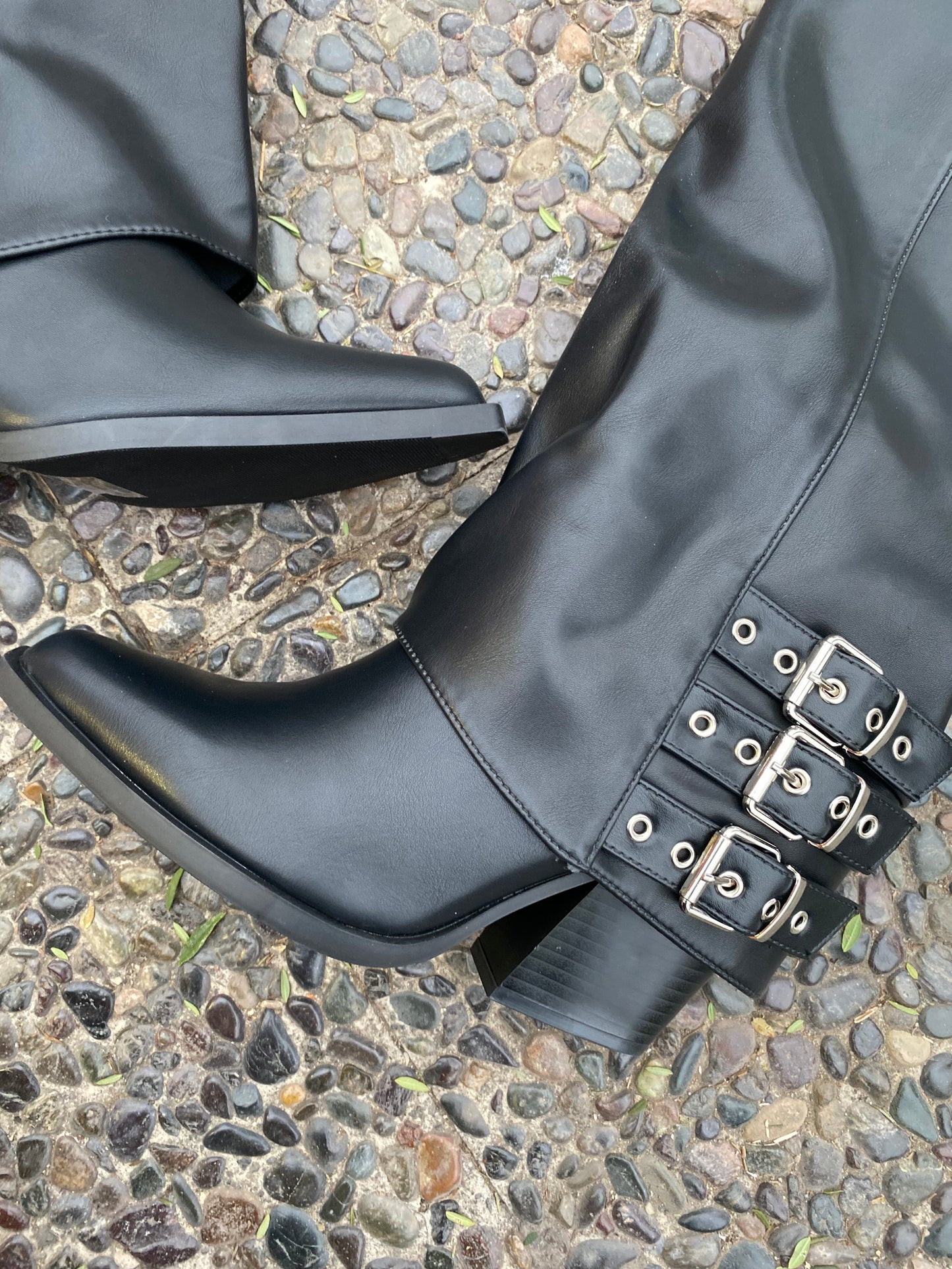 Black Boots Hebilla